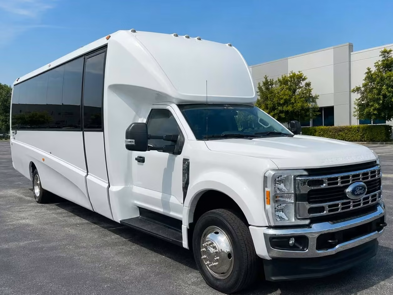 cedar rapids 25 passenger minibus rental