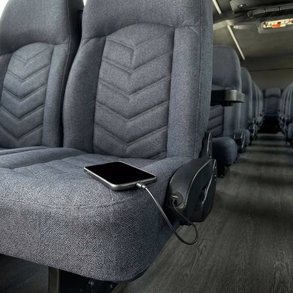 cedar rapids 25 passenger minibus usb charging