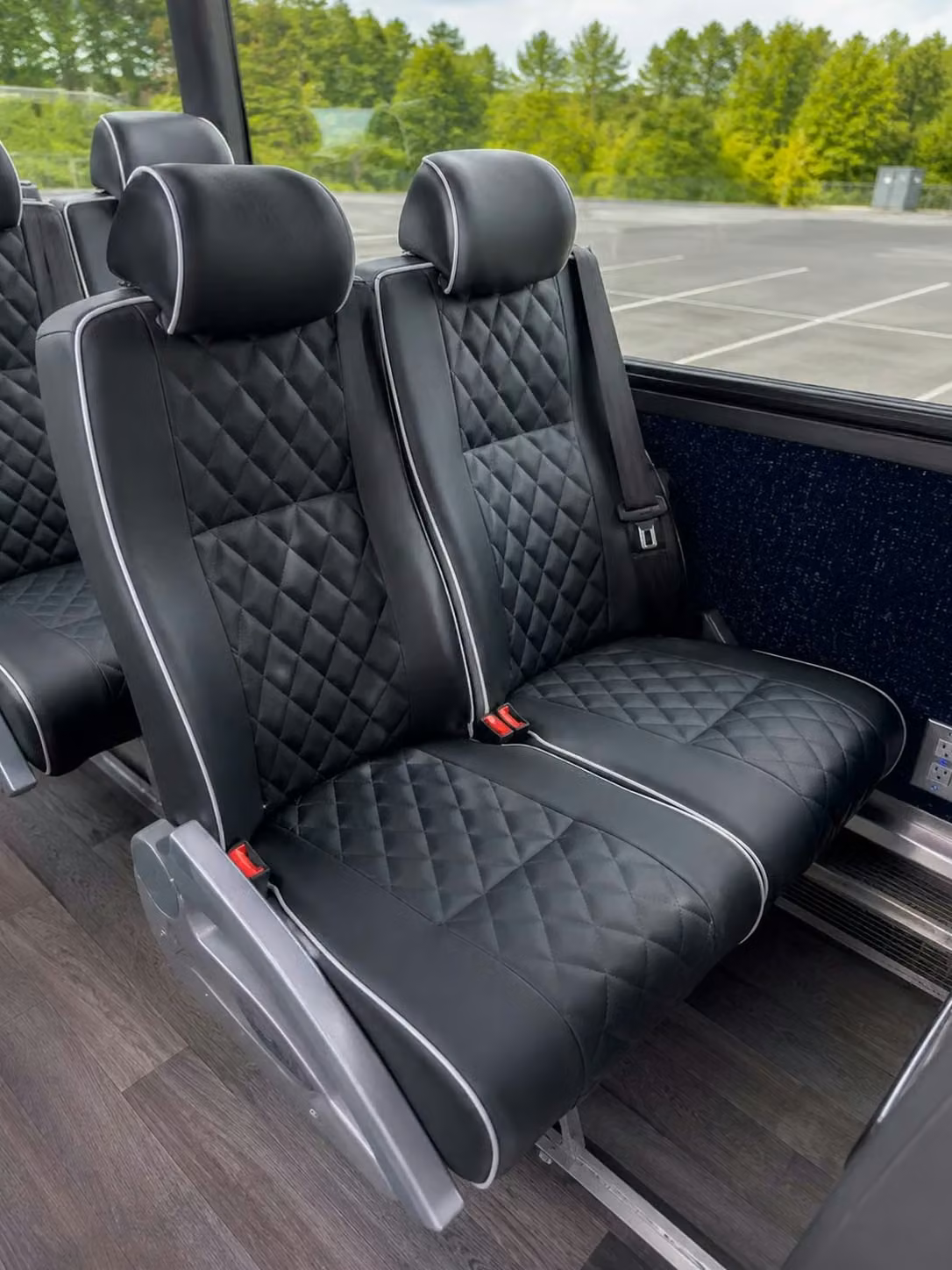 cedar rapids 56 passenger charter bus reclining seats