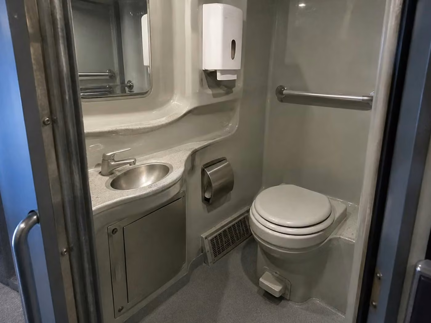 cedar rapids charter bus onboard restroom