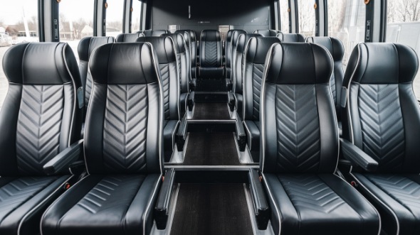 18 passenger minibus rental cedar rapids