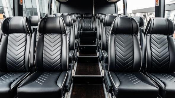 25 passenger minibus rental cedar rapids