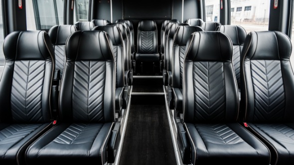 28 passenger minibus rental cedar rapids